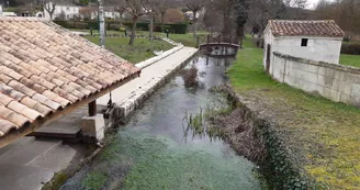 Aire de services camping-cars Voeuil et Giget Aire de services camping-cars Voeuil et Giget