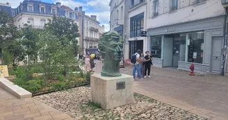 Buste Hergé